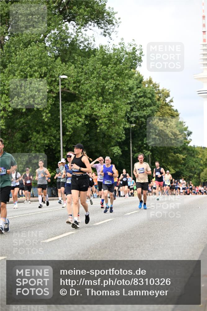 29.06.2025 - hella hamburg halbmarathon Dr. Thomas Lammeyer http://msf.ph/oto/8310326 29.06.2025 10:38:25 Kennedybrücke 1025, 1705, 1764, 1787, 2038, 2276, 2464, 2496, 2510, 2511, 2933, 3145, 3829, 4445, 4479, 4540, 4942, 5096, 5566, 5569, 5609, 5691, 6034, 6109, 6574, 6718, 6727, 7324, 7329, 7644, 8202, 8277, 8282, 9094, 9514, 10007, 10071, 10561, 10564, 11122, 11338, 11432 meine-sportfotos.de