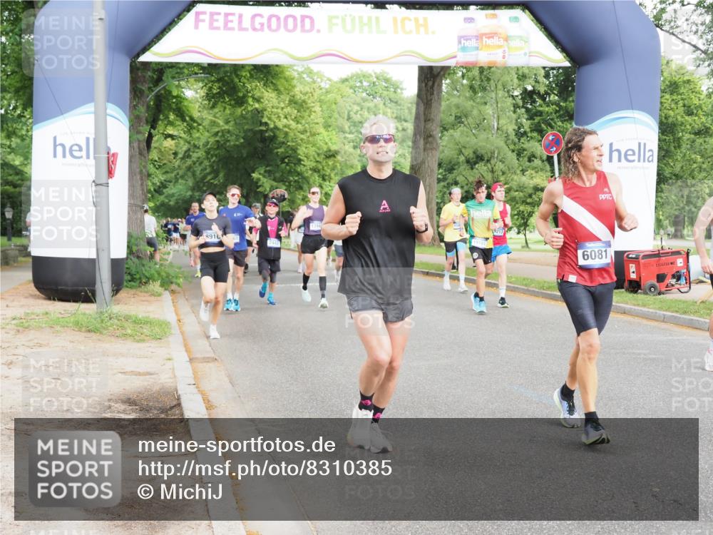 29.06.2025 - hella hamburg halbmarathon MichiJ http://msf.ph/oto/8310385 29.06.2025 10:35:58 Zwischen KM18-KM19 1460, 1884, 2708, 4324, 4601, 5915, 6081, 6134, 7067, 8234, 8927, 9213, 11679, 12534, 13007, 13183, 13672, 13948, 14814, 16149, 17007, 17172, 17979, 18790, 18856 meine-sportfotos.de