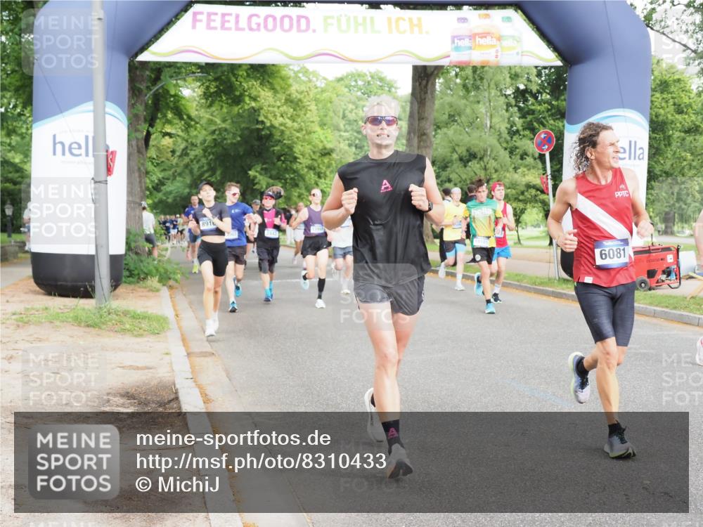 29.06.2025 - hella hamburg halbmarathon MichiJ http://msf.ph/oto/8310433 29.06.2025 10:35:58 Zwischen KM18-KM19 1460, 1884, 2708, 4324, 4601, 5915, 6081, 6134, 7067, 8234, 8927, 9213, 11679, 12534, 13007, 13183, 13672, 13948, 14814, 16149, 17007, 17172, 17979, 18790, 18856 meine-sportfotos.de