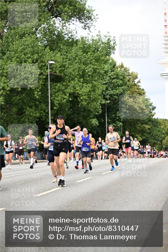 29.06.2025 - hella hamburg halbmarathon Dr. Thomas Lammeyer http://msf.ph/oto/8310447 29.06.2025 10:38:25 Kennedybrücke 1025, 1705, 1764, 1787, 2038, 2276, 2464, 2496, 2510, 2511, 2933, 3145, 3829, 4445, 4479, 4540, 4942, 5096, 5566, 5569, 5609, 5691, 6034, 6109, 6574, 6718, 6727, 7324, 7329, 7644, 8202, 8277, 8282, 9094, 9514, 10007, 10071, 10561, 10564, 11122, 11338, 11432 meine-sportfotos.de