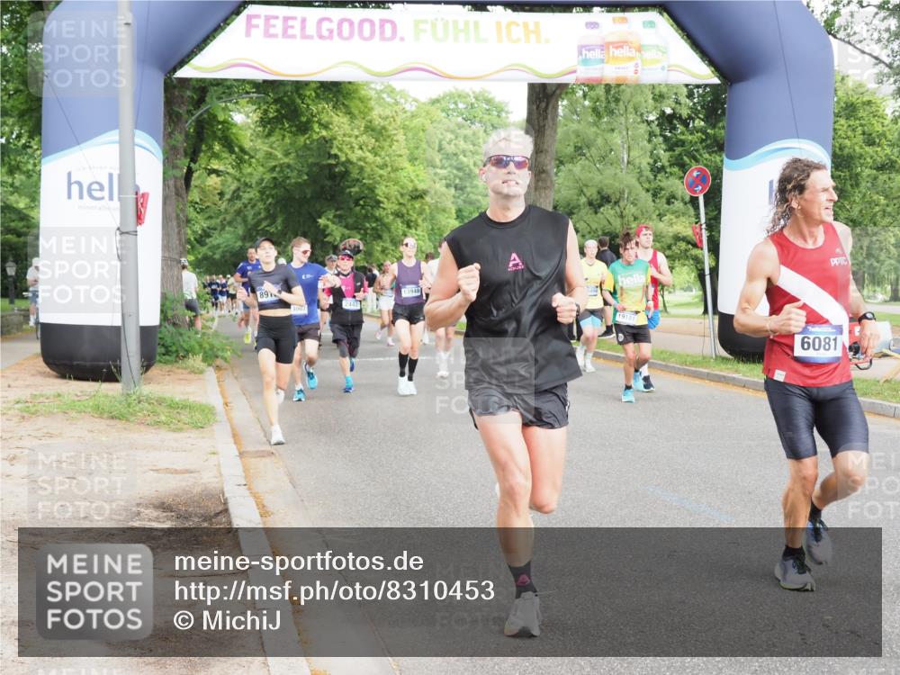 29.06.2025 - hella hamburg halbmarathon MichiJ http://msf.ph/oto/8310453 29.06.2025 10:35:58 Zwischen KM18-KM19 1460, 1884, 2708, 4324, 4601, 5915, 6081, 6134, 7067, 8234, 8927, 9213, 11679, 12534, 13007, 13183, 13672, 13948, 14814, 16149, 17007, 17172, 17979, 18790, 18856 meine-sportfotos.de