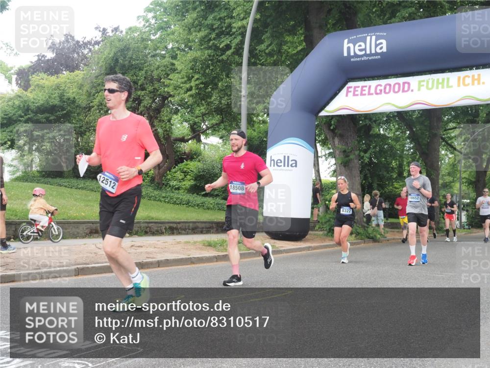 29.06.2025 - hella hamburg halbmarathon KatJ http://msf.ph/oto/8310517 29.06.2025 10:44:36 Zwischen KM18-KM19 1239, 3141, 4579, 6592, 8322 meine-sportfotos.de