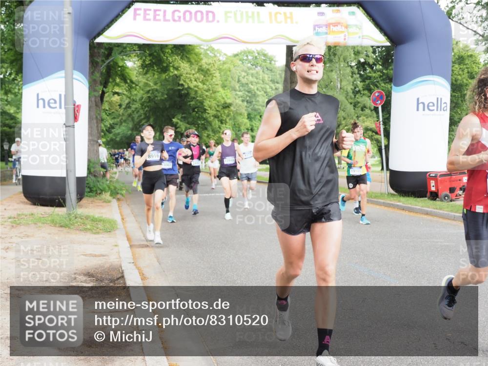 29.06.2025 - hella hamburg halbmarathon MichiJ http://msf.ph/oto/8310520 29.06.2025 10:35:59 Zwischen KM18-KM19 1460, 1884, 2442, 4324, 4377, 4601, 5915, 6081, 6134, 7067, 8234, 8916, 8927, 9213, 11679, 12534, 13007, 13183, 13672, 13948, 14814, 16149, 17007, 17172, 17979, 18790, 18856, 19181 meine-sportfotos.de