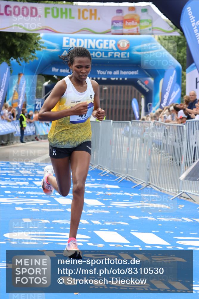 29.06.2025 - hella hamburg halbmarathon Strokosch-Dieckow http://msf.ph/oto/8310530 29.06.2025 10:12:18 Ziel 39, 47 meine-sportfotos.de