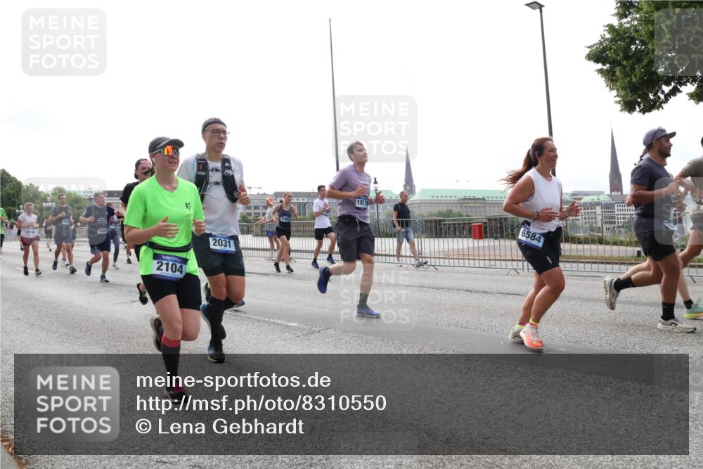 29.06.2025 - hella hamburg halbmarathon Lena Gebhardt http://msf.ph/oto/8310550 29.06.2025 10:37:16 Lombardsbrücke 434, 1420, 2104, 2031, 18578, 6584, 1022, 1118, 1253, 1276, 1337, 1339, 1488, 1490, 1597, 1819, 1952, 1954, 2016, 2031, 2072, 2104, 2272, 2480, 2486, 2552, 2640, 3127, 3165, 3633, 3714, 3873, 3895, 4097, 4347, 4733, 4996, 5146, 5171, 5186, 5224, 5538, 5560, 5640, 5786, 5789, 5790, 5940, 6172, 6359, 6584, 6804, 6821, 6955, 7085, 7202, 7235, 7544, 7707, 7773, 7777, 7823, 8007, 8257, 8258, 8315, 8758, 8811, 8843, 8936, 8937, 9054, 9055, 9295, 9524 meine-sportfotos.de