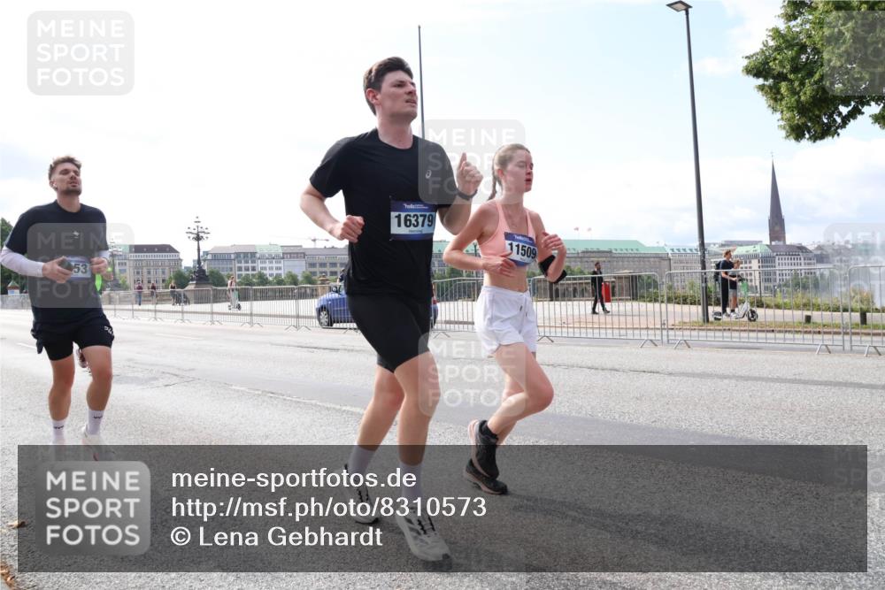 29.06.2025 - hella hamburg halbmarathon Lena Gebhardt http://msf.ph/oto/8310573 29.06.2025 10:12:16 Lombardsbrücke 53, 16379, 11509, 1062, 1610, 1785, 1790, 1850, 2661, 2963, 2964, 3182, 3248, 3262, 3746, 4453, 4499, 4554, 5166, 5176, 5379, 5597, 5598, 6822, 6871, 6966, 7014, 7474, 9191, 9253, 9254, 9405, 9705, 10042, 10409, 10581, 10685, 11509, 11525, 11537, 11581, 11917, 13171, 13542, 13958, 14060, 14196, 14313, 14384, 14863, 14868, 15137, 16379, 16473, 16976, 17774, 18261, 18395, 18429, 18493, 18655 meine-sportfotos.de