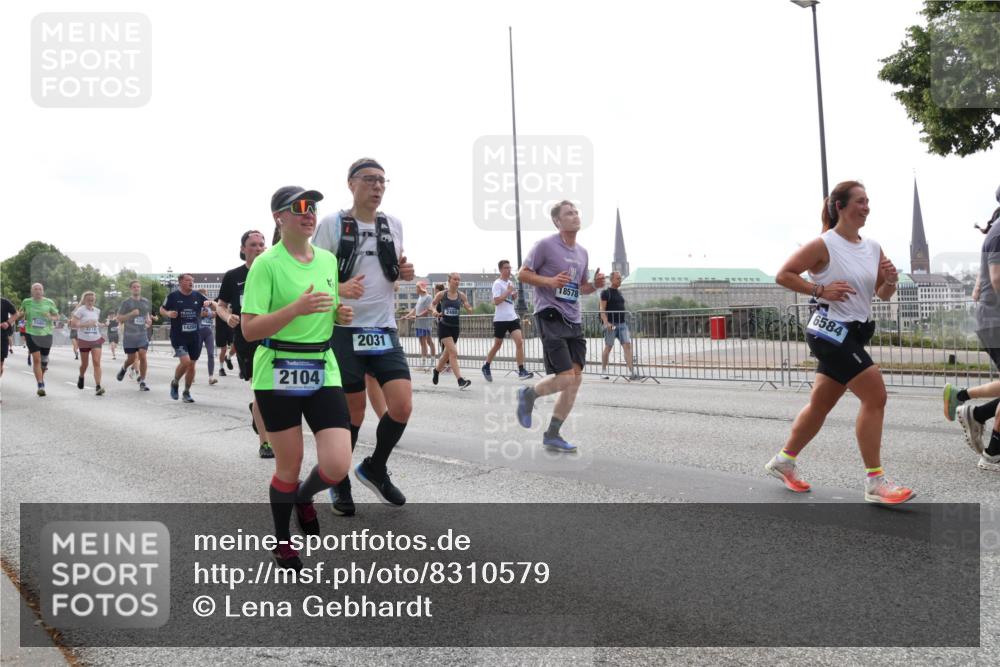 29.06.2025 - hella hamburg halbmarathon Lena Gebhardt http://msf.ph/oto/8310579 29.06.2025 10:37:16 Lombardsbrücke 436, 2104, 2031, 2480, 18578, 6584, 1022, 1118, 1253, 1276, 1337, 1339, 1488, 1490, 1597, 1819, 1952, 1954, 2016, 2031, 2072, 2104, 2272, 2480, 2486, 2552, 2640, 3127, 3165, 3633, 3714, 3873, 3895, 4097, 4347, 4733, 4996, 5146, 5171, 5186, 5224, 5538, 5560, 5640, 5786, 5789, 5790, 5940, 6172, 6359, 6584, 6804, 6821, 6955, 7085, 7202, 7235, 7544, 7707, 7773, 7777, 7823, 8007, 8257, 8258, 8315, 8758, 8811, 8843, 8936, 8937, 9054, 9055, 9295, 9524 meine-sportfotos.de