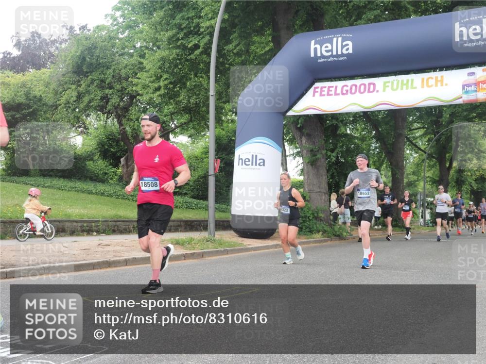 29.06.2025 - hella hamburg halbmarathon KatJ http://msf.ph/oto/8310616 29.06.2025 10:44:37 Zwischen KM18-KM19 1239, 3141, 4579, 6592, 8322 meine-sportfotos.de
