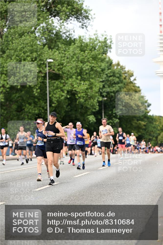 29.06.2025 - hella hamburg halbmarathon Dr. Thomas Lammeyer http://msf.ph/oto/8310684 29.06.2025 10:38:26 Kennedybrücke 1025, 1705, 1764, 1787, 2038, 2276, 2464, 2496, 2510, 2511, 2933, 3145, 3829, 4445, 4479, 4540, 4942, 5096, 5566, 5569, 5609, 5691, 6034, 6109, 6574, 6718, 6727, 6843, 7324, 7329, 7644, 8202, 8277, 8282, 9094, 9514, 10007, 10071, 10561, 10564, 11122, 11338, 11432 meine-sportfotos.de