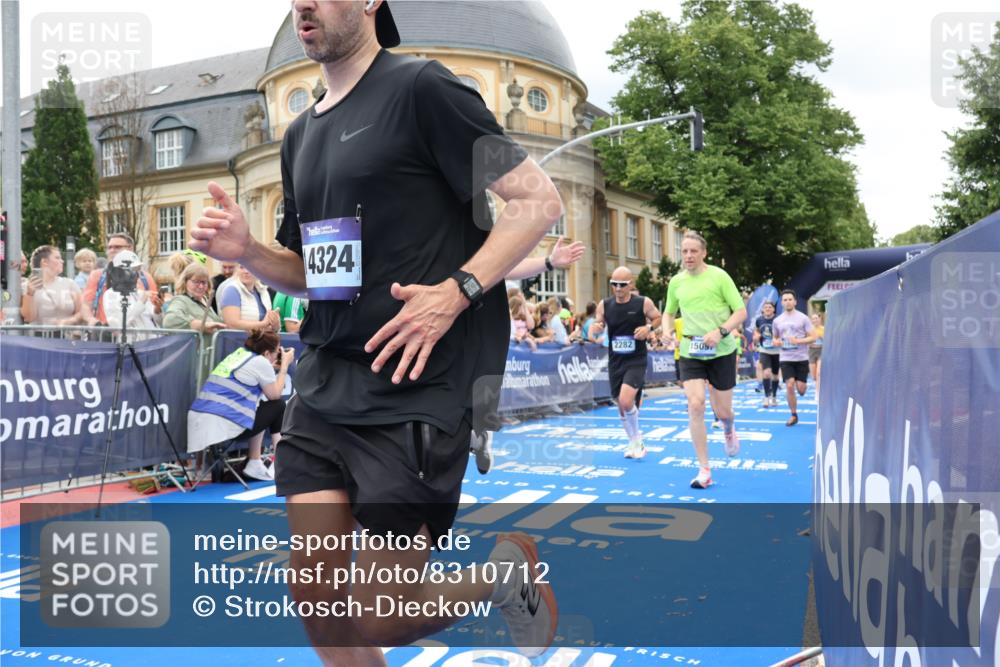 29.06.2025 - hella hamburg halbmarathon Strokosch-Dieckow http://msf.ph/oto/8310712 29.06.2025 10:56:57 Ziel 1485, 1955, 2282, 2741, 2759, 4299, 5033, 5418, 6835, 7716, 8669, 11043, 11143, 11212, 11638, 13691, 14408, 14678, 15097, 16470, 16620, 16679, 16909, 18719, 19091 meine-sportfotos.de