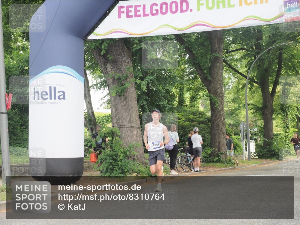 29.06.2025 - hella hamburg halbmarathon KatJ http://msf.ph/oto/8310764 29.06.2025 10:15:15 Zwischen KM18-KM19  meine-sportfotos.de
