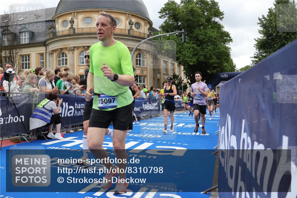 29.06.2025 - hella hamburg halbmarathon Strokosch-Dieckow http://msf.ph/oto/8310798 29.06.2025 10:56:58 Ziel 1485, 1955, 2282, 2741, 2759, 4299, 5033, 5418, 6835, 7716, 8669, 11043, 11143, 11212, 11638, 13691, 14408, 14588, 14678, 15097, 16470, 16620, 16909, 17617, 18719, 19091 meine-sportfotos.de