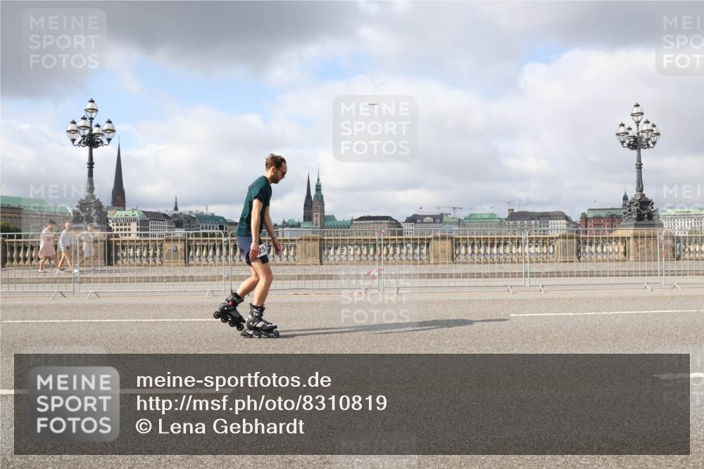 29.06.2025 - hella hamburg halbmarathon Lena Gebhardt http://msf.ph/oto/8310819 29.06.2025 09:06:53 Lombardsbrücke  meine-sportfotos.de