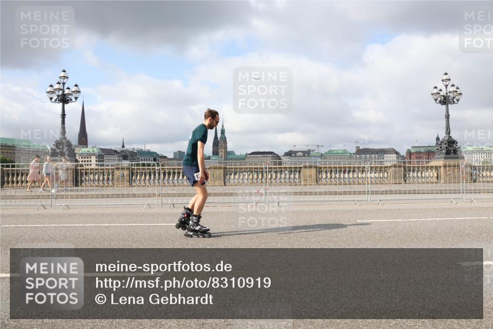 29.06.2025 - hella hamburg halbmarathon Lena Gebhardt http://msf.ph/oto/8310919 29.06.2025 09:06:53 Lombardsbrücke  meine-sportfotos.de