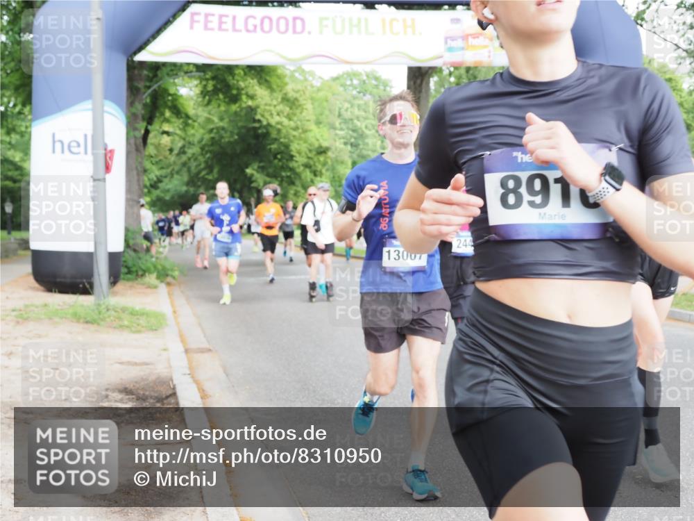 29.06.2025 - hella hamburg halbmarathon MichiJ http://msf.ph/oto/8310950 29.06.2025 10:36:01 Zwischen KM18-KM19 2442, 4377, 4601, 5915, 6081, 6134, 7067, 8234, 8916, 9213, 11679, 12534, 13007, 13672, 13948, 14814, 15894, 16149, 17979, 18790, 18836, 18856, 19181 meine-sportfotos.de