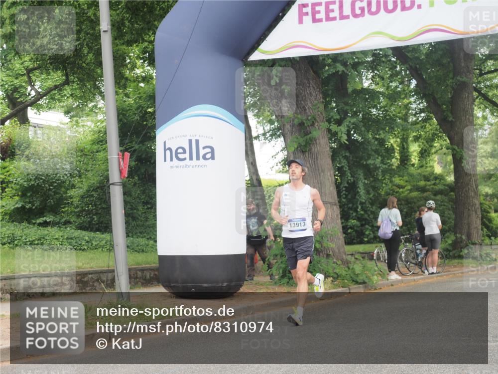 29.06.2025 - hella hamburg halbmarathon KatJ http://msf.ph/oto/8310974 29.06.2025 10:15:16 Zwischen KM18-KM19  meine-sportfotos.de