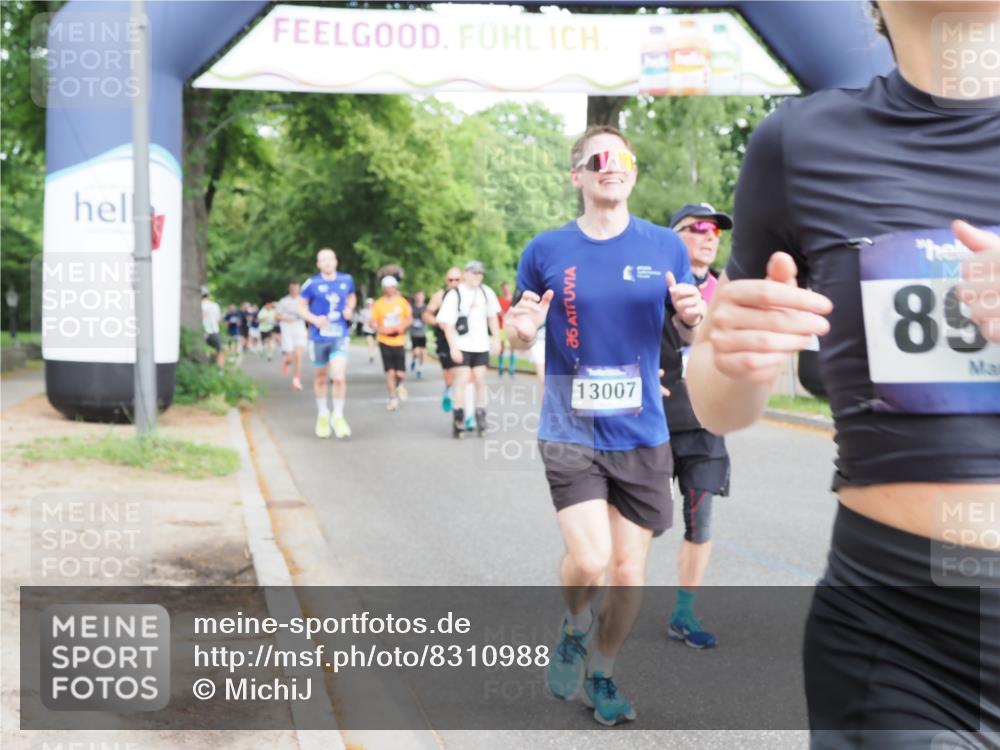 29.06.2025 - hella hamburg halbmarathon MichiJ http://msf.ph/oto/8310988 29.06.2025 10:36:02 Zwischen KM18-KM19 2442, 4377, 4601, 5915, 6081, 6134, 7067, 8916, 9213, 11519, 11679, 12534, 13007, 13672, 13948, 14814, 15894, 16149, 17979, 18790, 18836, 18856, 18923, 19181 meine-sportfotos.de