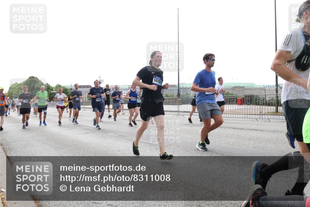 29.06.2025 - hella hamburg halbmarathon Lena Gebhardt http://msf.ph/oto/8311008 29.06.2025 10:37:17 Lombardsbrücke 5192, 17388, 5560, 434, 2272, 1420, 17687, 12103, 16782, 1022, 1118, 1253, 1276, 1337, 1339, 1488, 1490, 1597, 1819, 1952, 1954, 2016, 2031, 2072, 2104, 2272, 2480, 2486, 2552, 2640, 3127, 3165, 3633, 3714, 3873, 3895, 4097, 4347, 4733, 4996, 5146, 5171, 5186, 5224, 5538, 5560, 5640, 5786, 5789, 5790, 5940, 6172, 6359, 6584, 6804, 6821, 6955, 7085, 7124, 7202, 7235, 7544, 7707, 7773, 7777, 7823, 8007, 8257, 8258, 8315, 8758, 8811, 8843, 8936, 8937, 9054, 9055, 9295, 9524 meine-sportfotos.de