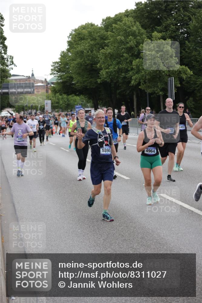 29.06.2025 - hella hamburg halbmarathon Jannik Wohlers http://msf.ph/oto/8311027 29.06.2025 10:38:29 Lombardsbrücke 56, 1232, 1390, 1451, 2524, 2534, 2693, 3307, 3745, 3927, 4257, 4320, 4964, 6062, 7263, 7849, 8367, 8583, 8747, 8783, 9455, 9708, 10072, 10554, 10604, 11059, 12028, 12072, 12722, 13060, 13922, 14557, 14558, 14856, 15755, 16181, 16346, 16388, 18050, 18504 meine-sportfotos.de