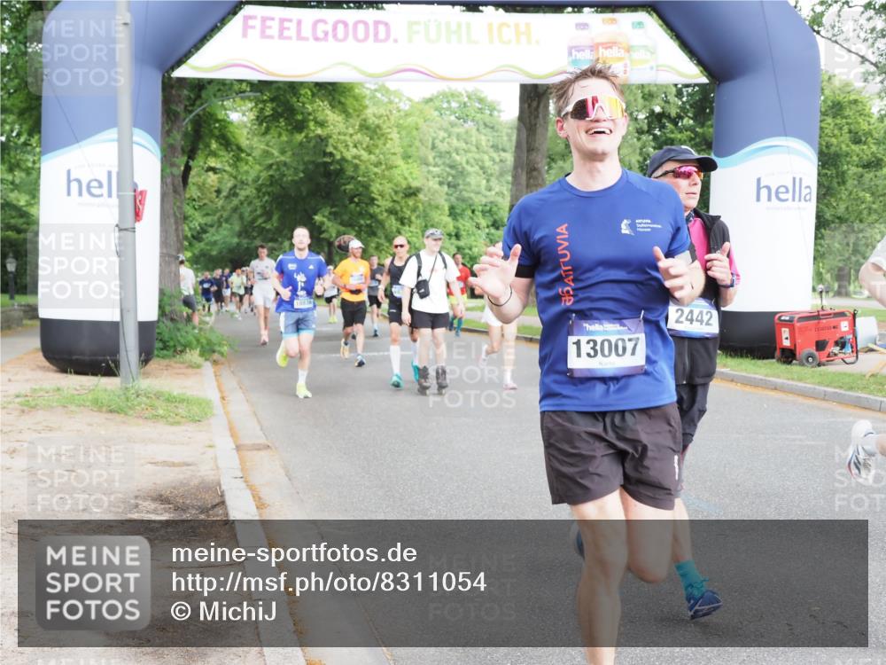 29.06.2025 - hella hamburg halbmarathon MichiJ http://msf.ph/oto/8311054 29.06.2025 10:36:02 Zwischen KM18-KM19 2442, 4377, 4601, 5915, 6081, 6134, 7067, 8916, 9213, 11519, 11679, 12534, 13007, 13672, 13948, 14814, 15894, 16149, 17979, 18790, 18836, 18856, 18923, 19181 meine-sportfotos.de