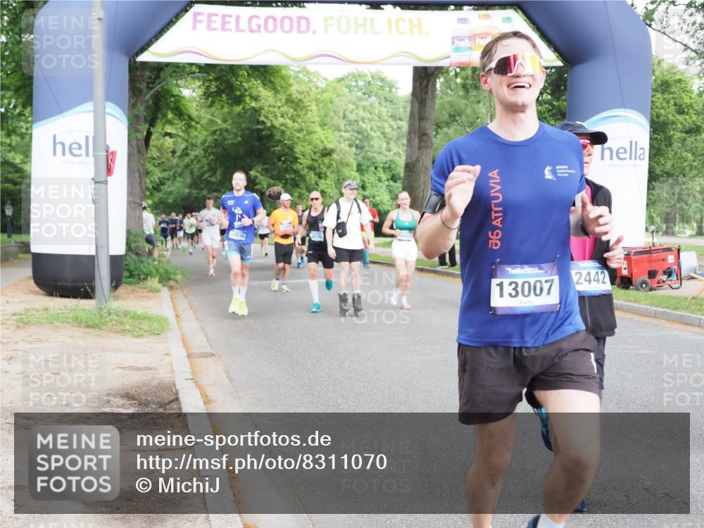 29.06.2025 - hella hamburg halbmarathon MichiJ http://msf.ph/oto/8311070 29.06.2025 10:36:02 Zwischen KM18-KM19 2442, 4377, 4601, 5915, 6081, 6134, 7067, 8916, 9213, 11519, 11679, 12534, 13007, 13672, 13948, 14814, 15894, 16149, 17979, 18790, 18836, 18856, 18923, 19181 meine-sportfotos.de