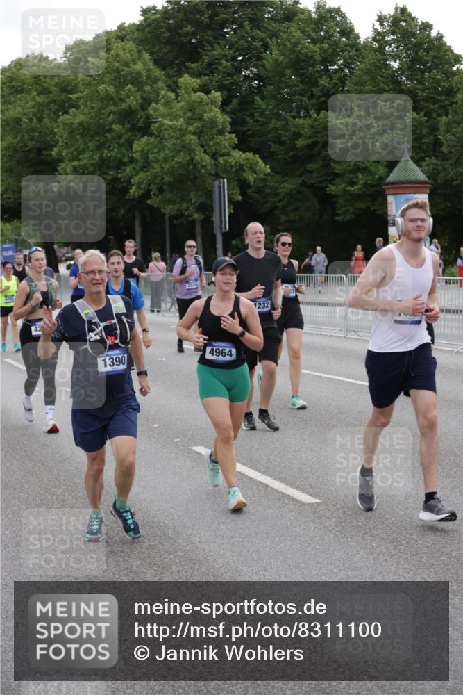 29.06.2025 - hella hamburg halbmarathon Jannik Wohlers http://msf.ph/oto/8311100 29.06.2025 10:38:29 Lombardsbrücke 56, 1232, 1390, 1451, 2524, 2534, 2693, 3307, 3745, 3927, 4257, 4320, 4964, 6062, 7263, 7849, 8367, 8583, 8747, 8783, 9455, 9708, 10072, 10554, 10604, 11059, 12028, 12072, 12722, 13060, 13922, 14557, 14558, 14856, 15755, 16181, 16346, 16388, 18050, 18504 meine-sportfotos.de
