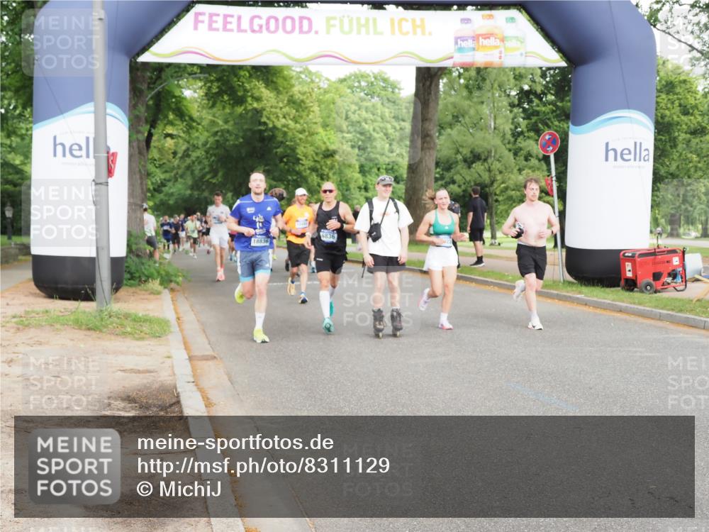 29.06.2025 - hella hamburg halbmarathon MichiJ http://msf.ph/oto/8311129 29.06.2025 10:36:02 Zwischen KM18-KM19 2442, 4377, 4601, 5915, 6081, 6134, 7067, 8916, 9213, 11519, 11679, 12534, 13007, 13672, 13948, 14814, 15894, 16149, 17979, 18790, 18836, 18856, 18923, 19181 meine-sportfotos.de