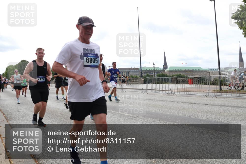 29.06.2025 - hella hamburg halbmarathon Lena Gebhardt http://msf.ph/oto/8311157 29.06.2025 10:21:59 Lombardsbrücke 2172, 6805, 1003, 1072, 1158, 1191, 1250, 1294, 1419, 1668, 1958, 1963, 2009, 2063, 2172, 2315, 2353, 2514, 2529, 2744, 3050, 3172, 3458, 3606, 3768, 3770, 3995, 4046, 4289, 4366, 4375, 4376, 4697, 5122, 5412, 5641, 5759, 5957, 6086, 6475, 6676, 6805, 6881, 6977, 7075, 7162, 7612, 7672, 8286, 8431, 8715, 8860, 8884, 8896, 8954, 8959, 9002, 9062, 9369, 9483, 9532, 10874 meine-sportfotos.de