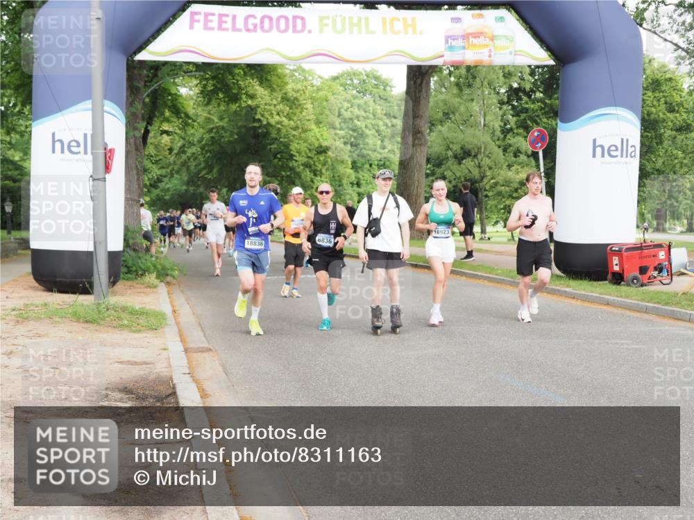29.06.2025 - hella hamburg halbmarathon MichiJ http://msf.ph/oto/8311163 29.06.2025 10:36:03 Zwischen KM18-KM19 2442, 4377, 4601, 5915, 6081, 6134, 7067, 8916, 9213, 11519, 12534, 13007, 13672, 13948, 14814, 15894, 17979, 18790, 18836, 18923, 19181 meine-sportfotos.de
