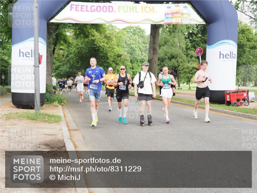 29.06.2025 - hella hamburg halbmarathon MichiJ http://msf.ph/oto/8311229 29.06.2025 10:36:03 Zwischen KM18-KM19 2442, 4377, 4601, 5915, 6081, 6134, 7067, 8916, 9213, 11519, 12534, 13007, 13672, 13948, 14814, 15894, 17979, 18790, 18836, 18923, 19181 meine-sportfotos.de