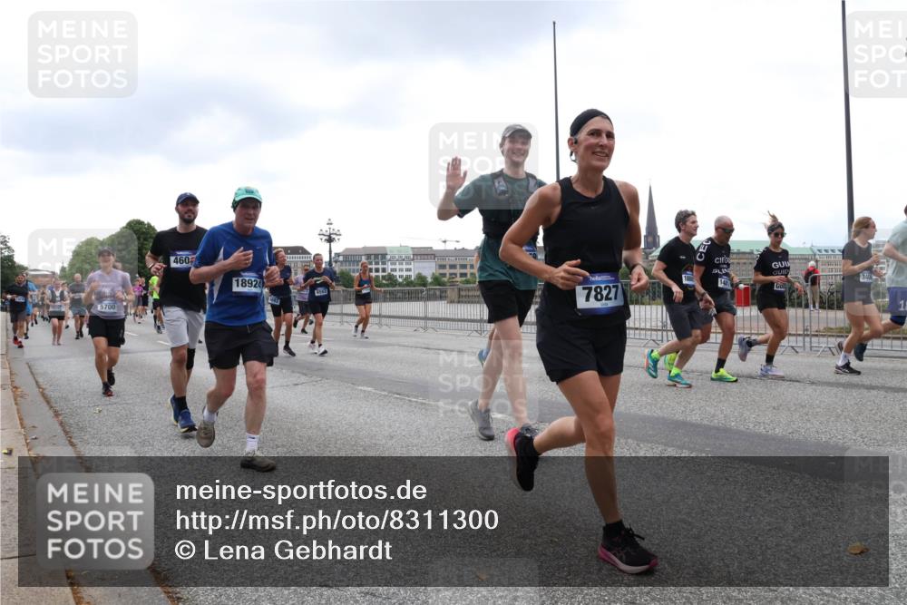 29.06.2025 - hella hamburg halbmarathon Lena Gebhardt http://msf.ph/oto/8311300 29.06.2025 10:46:59 Lombardsbrücke 5700, 460, 18924, 7827, 140, 340, 18, 1073, 1185, 1286, 1363, 1371, 1375, 1593, 1607, 1720, 1961, 1999, 2162, 2211, 2320, 2327, 2537, 2555, 2556, 2665, 2981, 3277, 3406, 3407, 3469, 3734, 3823, 4184, 4202, 4239, 4296, 4342, 4355, 4483, 4604, 5111, 5114, 5700, 5796, 5953, 6124, 6161, 6485, 6496, 6740, 6879, 7073, 7412, 7430, 7431, 7767, 7827, 8131, 8477, 8486, 8551, 8553, 8684, 8706, 8967, 9691, 10230, 13969, 14261, 15852, 16882, 16987 meine-sportfotos.de