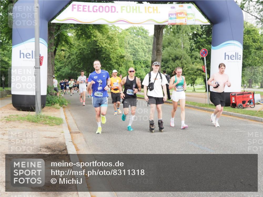 29.06.2025 - hella hamburg halbmarathon MichiJ http://msf.ph/oto/8311318 29.06.2025 10:36:03 Zwischen KM18-KM19 2442, 4377, 4601, 5915, 6081, 6134, 7067, 8916, 9213, 11519, 12534, 13007, 13672, 13948, 14814, 15894, 17979, 18790, 18836, 18923, 19181 meine-sportfotos.de