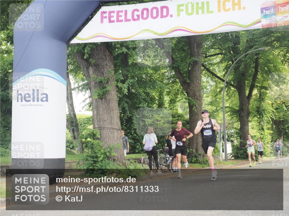 29.06.2025 - hella hamburg halbmarathon KatJ http://msf.ph/oto/8311333 29.06.2025 10:15:21 Zwischen KM18-KM19  meine-sportfotos.de