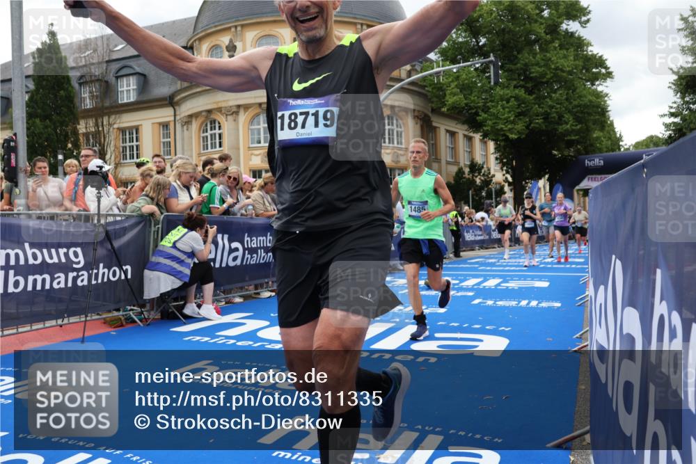 29.06.2025 - hella hamburg halbmarathon Strokosch-Dieckow http://msf.ph/oto/8311335 29.06.2025 10:57:04 Ziel 1387, 1485, 4167, 4261, 4299, 5033, 8669, 9884, 11143, 11212, 11612, 11638, 13691, 14139, 14408, 14588, 14678, 15726, 16470, 16909, 17617, 18208, 18719, 19091 meine-sportfotos.de