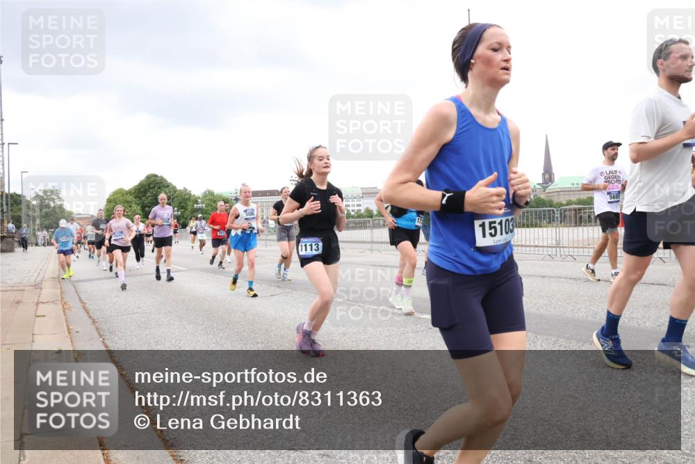 29.06.2025 - hella hamburg halbmarathon Lena Gebhardt http://msf.ph/oto/8311363 29.06.2025 10:56:30 Lombardsbrücke 9435, 18247, 1766, 1113, 173, 15103, 225, 5693, 1047, 1113, 1738, 1909, 2095, 2143, 2307, 2887, 2915, 2991, 3257, 3438, 3516, 3517, 3520, 3614, 3675, 3676, 3953, 3987, 4083, 4094, 4118, 4354, 4773, 4836, 5237, 5438, 5580, 5693, 5757, 5911, 5944, 6348, 6349, 6494, 6690, 6968, 7025, 7028, 7090, 7307, 7616, 7711, 8005, 8108, 8150, 8305, 8517, 8606, 8766, 8939, 8943, 9172, 9210, 9383, 9435, 9606, 9838, 9910, 9948, 9953, 10555, 10569, 10571, 10740, 10784, 10987 meine-sportfotos.de
