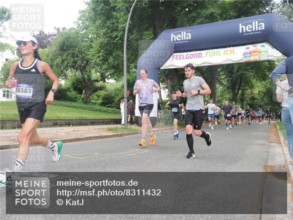 29.06.2025 - hella hamburg halbmarathon KatJ http://msf.ph/oto/8311432 29.06.2025 10:44:45 Zwischen KM18-KM19 2236, 2711, 7082, 7833 meine-sportfotos.de