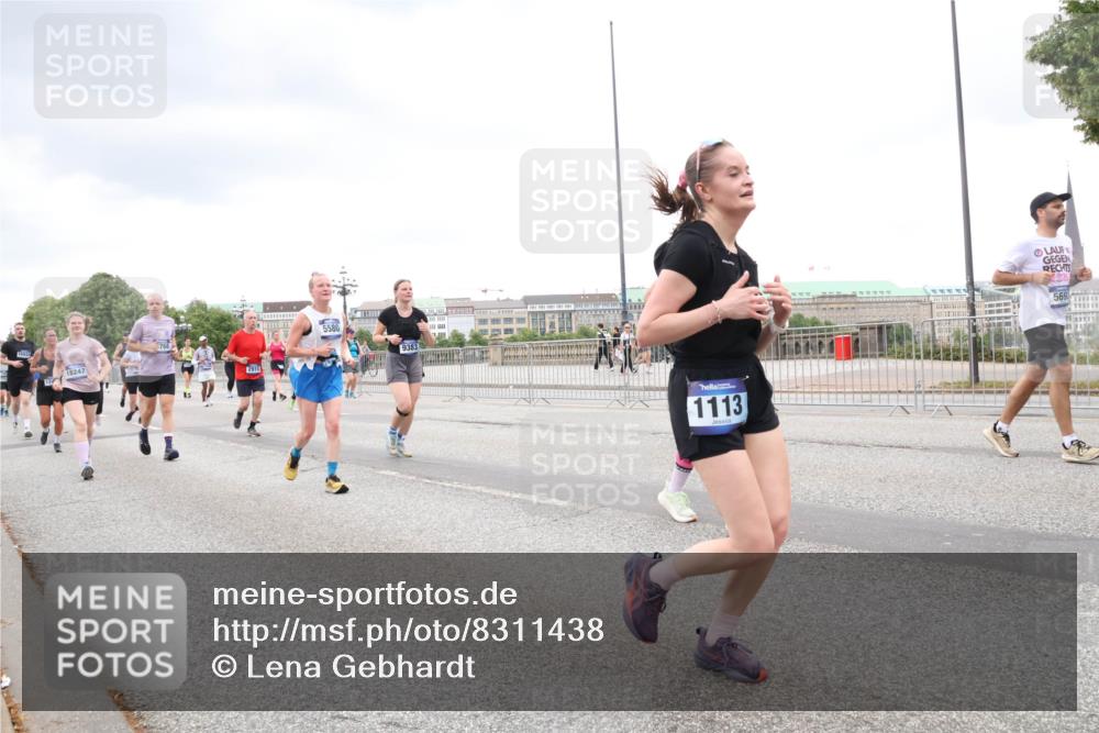 29.06.2025 - hella hamburg halbmarathon Lena Gebhardt http://msf.ph/oto/8311438 29.06.2025 10:56:31 Lombardsbrücke 18247, 2915, 5580, 9383, 1113, 1047, 1113, 1738, 1909, 2095, 2143, 2307, 2887, 2915, 2991, 3257, 3418, 3438, 3516, 3517, 3520, 3614, 3675, 3676, 3953, 3987, 4083, 4094, 4118, 4354, 4773, 4836, 5237, 5438, 5580, 5693, 5757, 5911, 5944, 6348, 6349, 6690, 6968, 7025, 7028, 7090, 7307, 7711, 8005, 8108, 8150, 8305, 8517, 8606, 8766, 8939, 8943, 9172, 9210, 9383, 9435, 9606, 9910, 9948, 9953, 10555, 10569, 10571, 10740, 10784, 10987 meine-sportfotos.de