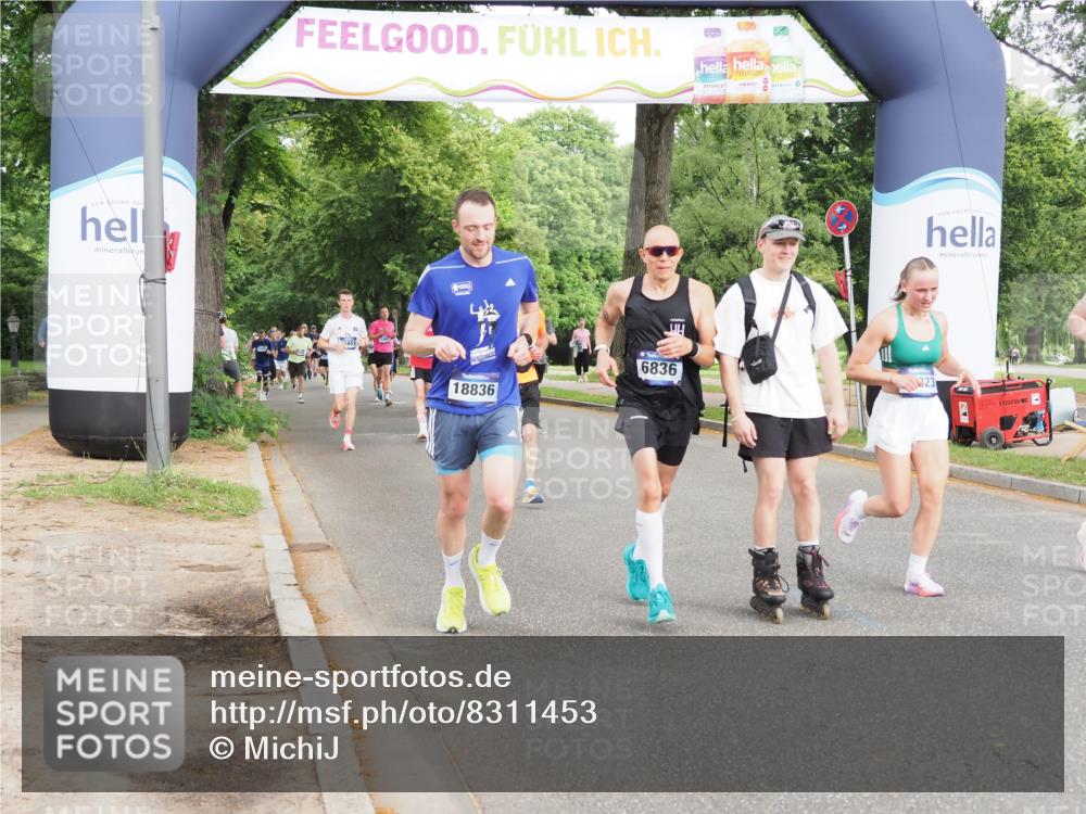 29.06.2025 - hella hamburg halbmarathon MichiJ http://msf.ph/oto/8311453 29.06.2025 10:36:04 Zwischen KM18-KM19 2442, 4377, 4601, 5915, 6081, 6836, 8916, 9213, 11519, 12534, 13007, 13672, 13948, 15894, 18836, 18923, 19181 meine-sportfotos.de