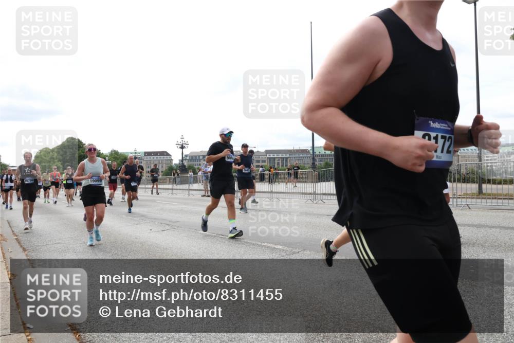 29.06.2025 - hella hamburg halbmarathon Lena Gebhardt http://msf.ph/oto/8311455 29.06.2025 10:22:01 Lombardsbrücke 16796, 19099, 900, 5641, 172, 1003, 1072, 1158, 1191, 1250, 1294, 1419, 1668, 1958, 1963, 2009, 2063, 2172, 2315, 2353, 2514, 2529, 2744, 3050, 3172, 3458, 3606, 3768, 3995, 4046, 4289, 4366, 4375, 4376, 4970, 5122, 5641, 5759, 5957, 6086, 6307, 6475, 6676, 6805, 6881, 6977, 7075, 7162, 7612, 7672, 8286, 8431, 8715, 8860, 8884, 8896, 8954, 8959, 9002, 9062, 9369, 9483, 10874 meine-sportfotos.de