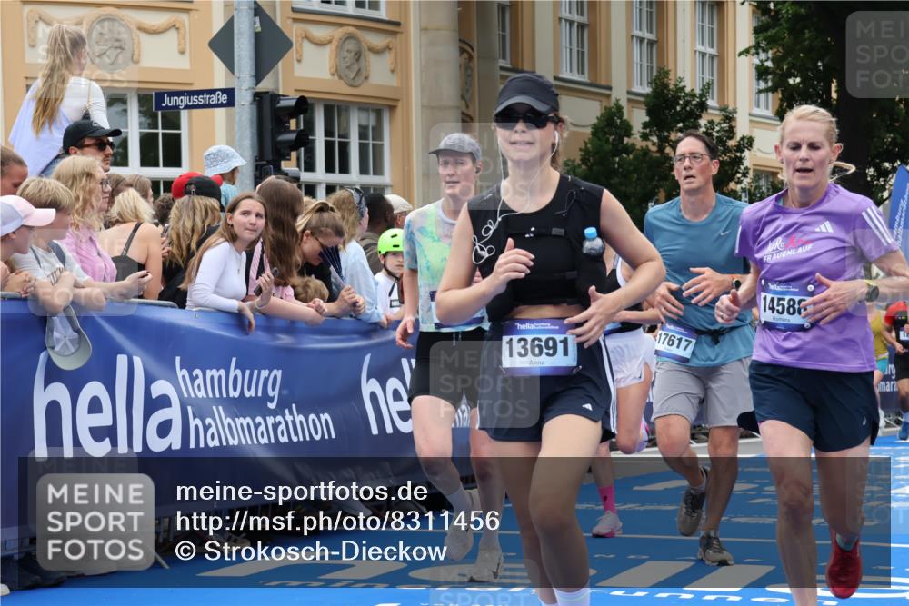 29.06.2025 - hella hamburg halbmarathon Strokosch-Dieckow http://msf.ph/oto/8311456 29.06.2025 10:57:06 Ziel 1387, 1485, 1877, 4167, 4261, 4299, 4940, 9884, 11143, 11612, 11638, 13691, 13750, 14139, 14408, 14588, 15110, 15664, 15726, 16470, 16909, 17617, 17660, 17993, 18208, 18719, 19091, 19184 meine-sportfotos.de