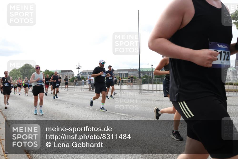 29.06.2025 - hella hamburg halbmarathon Lena Gebhardt http://msf.ph/oto/8311484 29.06.2025 10:22:01 Lombardsbrücke 16796, 19099, 5002, 5641, 172, 1003, 1072, 1158, 1191, 1250, 1294, 1419, 1668, 1958, 1963, 2009, 2063, 2172, 2315, 2353, 2514, 2529, 2744, 3050, 3172, 3458, 3606, 3768, 3995, 4046, 4289, 4366, 4375, 4376, 4970, 5122, 5641, 5759, 5957, 6086, 6307, 6475, 6676, 6805, 6881, 6977, 7075, 7162, 7612, 7672, 8286, 8431, 8715, 8860, 8884, 8896, 8954, 8959, 9002, 9062, 9369, 9483, 10874 meine-sportfotos.de