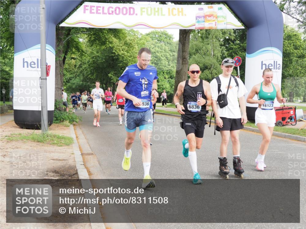 29.06.2025 - hella hamburg halbmarathon MichiJ http://msf.ph/oto/8311508 29.06.2025 10:36:04 Zwischen KM18-KM19 2442, 4377, 4601, 5915, 6081, 6836, 8916, 9213, 11519, 12534, 13007, 13672, 13948, 15894, 18836, 18923, 19181 meine-sportfotos.de