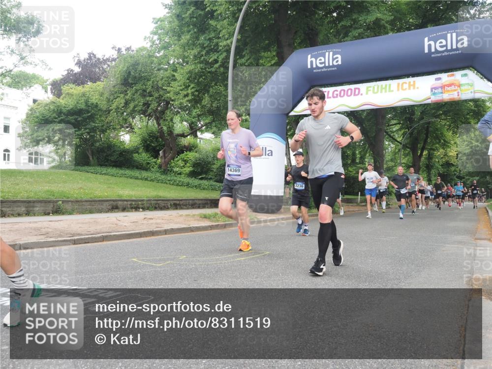 29.06.2025 - hella hamburg halbmarathon KatJ http://msf.ph/oto/8311519 29.06.2025 10:44:45 Zwischen KM18-KM19 2236, 2711, 7082, 7833 meine-sportfotos.de