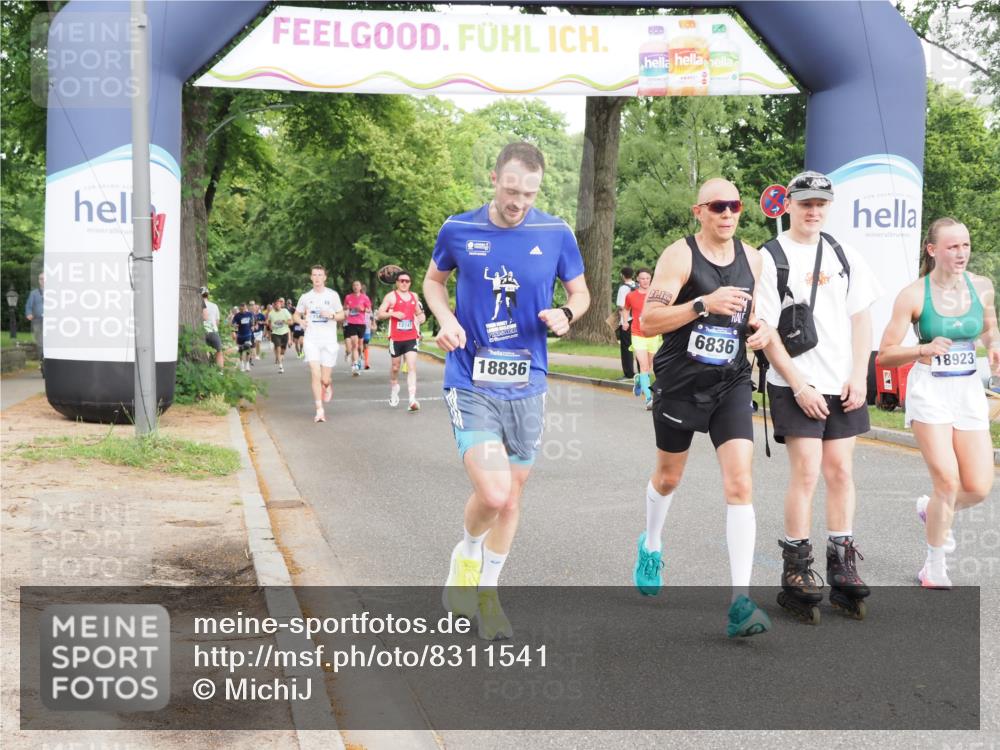 29.06.2025 - hella hamburg halbmarathon MichiJ http://msf.ph/oto/8311541 29.06.2025 10:36:04 Zwischen KM18-KM19 2442, 4377, 4601, 5915, 6081, 6836, 8916, 9213, 11519, 12534, 13007, 13672, 13948, 15894, 18836, 18923, 19181 meine-sportfotos.de