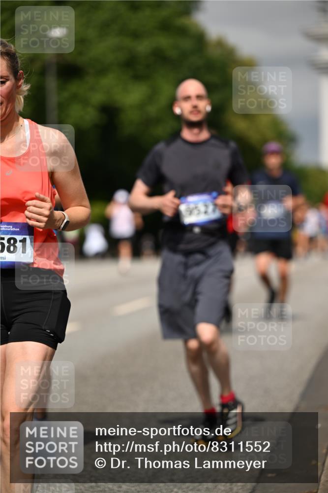29.06.2025 - hella hamburg halbmarathon Dr. Thomas Lammeyer http://msf.ph/oto/8311552 29.06.2025 10:17:10 Kennedybrücke 1007, 1328, 1859, 2961, 3218, 3729, 4187, 4554, 4950, 5597, 5598, 6026, 7346, 8115, 8279, 8913, 9128, 9527, 10581 meine-sportfotos.de