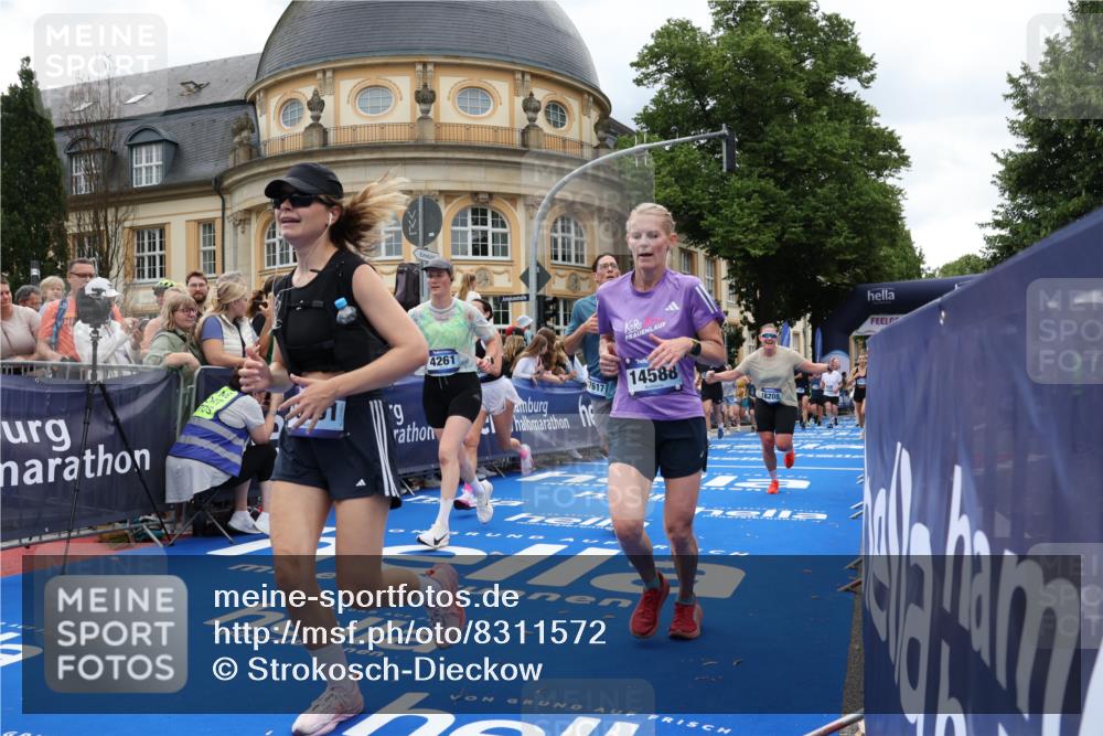 29.06.2025 - hella hamburg halbmarathon Strokosch-Dieckow http://msf.ph/oto/8311572 29.06.2025 10:57:07 Ziel 1387, 1485, 1877, 4167, 4261, 4299, 4940, 9577, 9884, 11143, 11590, 11612, 13691, 13750, 14139, 14408, 14588, 15110, 15664, 15726, 16909, 17617, 17660, 17993, 18208, 18719, 19091, 19184 meine-sportfotos.de