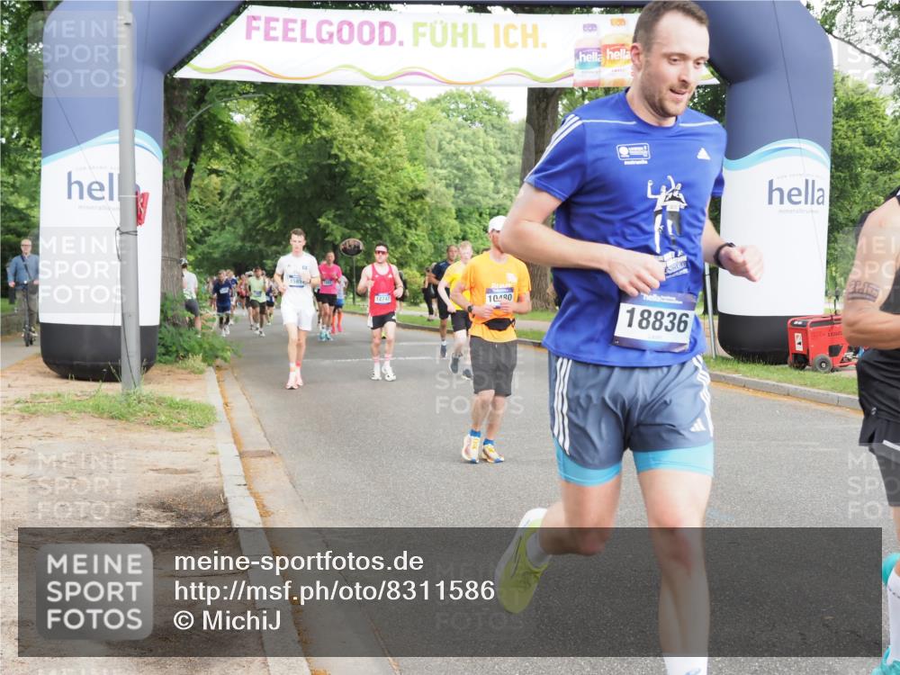 29.06.2025 - hella hamburg halbmarathon MichiJ http://msf.ph/oto/8311586 29.06.2025 10:36:05 Zwischen KM18-KM19 2442, 4377, 5915, 6081, 6836, 8916, 9213, 10480, 11519, 12534, 13007, 13948, 15894, 18836, 18923, 19181 meine-sportfotos.de