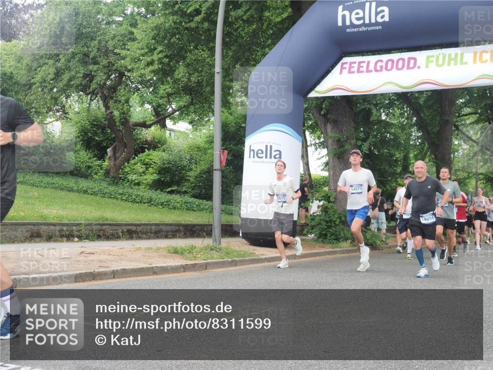 29.06.2025 - hella hamburg halbmarathon KatJ http://msf.ph/oto/8311599 29.06.2025 10:44:47 Zwischen KM18-KM19 1611, 2236, 6595, 7082 meine-sportfotos.de