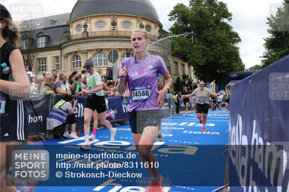 29.06.2025 - hella hamburg halbmarathon Strokosch-Dieckow http://msf.ph/oto/8311610 29.06.2025 10:57:08 Ziel 1387, 1485, 1877, 2676, 4167, 4261, 4940, 9577, 9884, 10383, 11143, 11590, 11612, 13691, 13750, 14139, 14408, 14588, 15110, 15664, 15726, 16909, 17617, 17660, 17848, 17993, 18208, 18719, 19184 meine-sportfotos.de