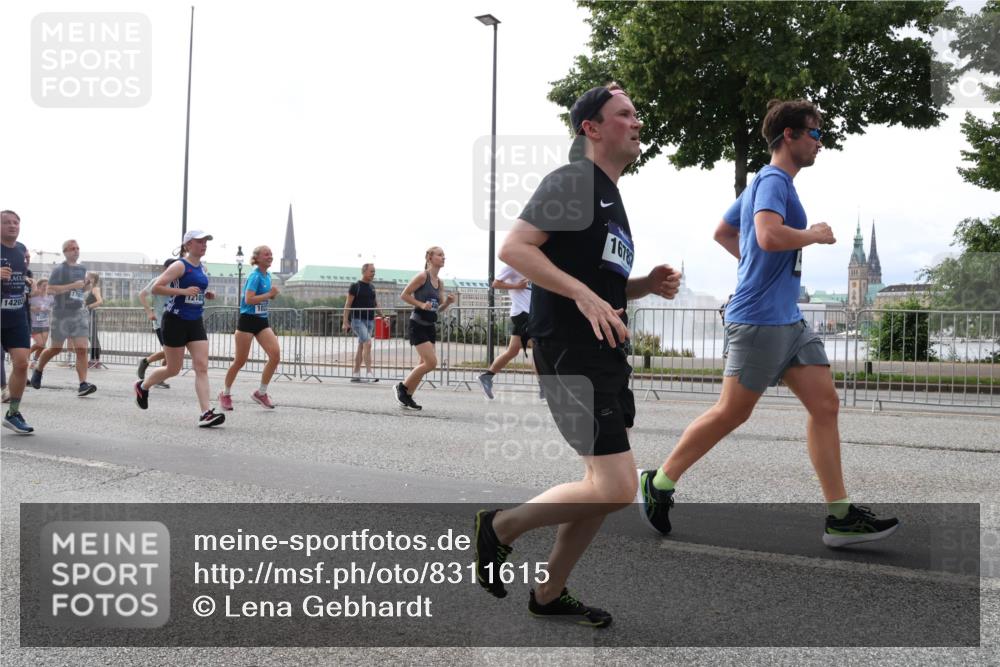 29.06.2025 - hella hamburg halbmarathon Lena Gebhardt http://msf.ph/oto/8311615 29.06.2025 10:37:18 Lombardsbrücke 14202, 12103, 16787, 1022, 1118, 1253, 1276, 1337, 1339, 1488, 1490, 1597, 1819, 1952, 1954, 2016, 2031, 2072, 2104, 2272, 2480, 2486, 2552, 2640, 3127, 3165, 3633, 3714, 3873, 3895, 4097, 4347, 4733, 5146, 5171, 5186, 5224, 5538, 5560, 5640, 5786, 5790, 5940, 6172, 6359, 6584, 6804, 6821, 6955, 7085, 7124, 7202, 7235, 7544, 7707, 7773, 7777, 7823, 8007, 8257, 8258, 8315, 8758, 8811, 8843, 8936, 8937, 9054, 9055, 9524, 12123 meine-sportfotos.de